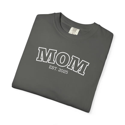 Personalized Mom T-shirt - White Logo