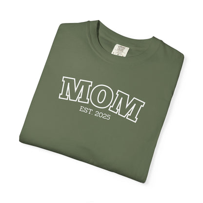 Personalized Mom T-shirt - White Logo